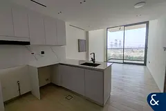 Park View | Great Location | Vacant | 1 Bed