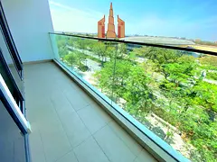LAVISH ONE BEDROOM WITH STREET VEW-ALL AMENITIES FREE-RENT 62k IN 1/2CHQS