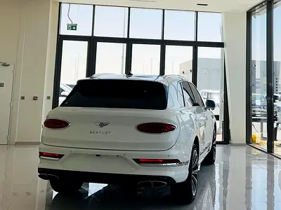 2023 Bentley BENTAYGA — миниатюра 12