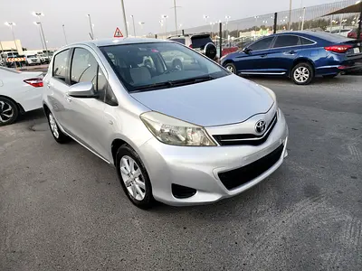 2013 Toyota YARIS 照片 9