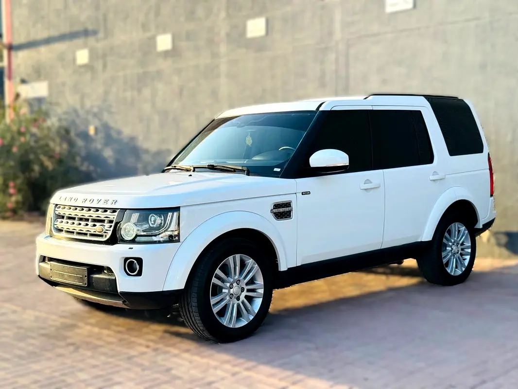 Land Rover LR4 2014 — photo 1 of 17