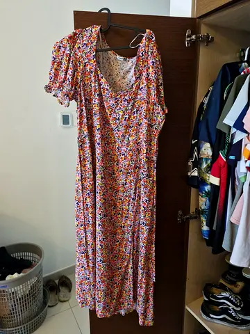 Lightweight floral maxi dress, size uk 16 good condition