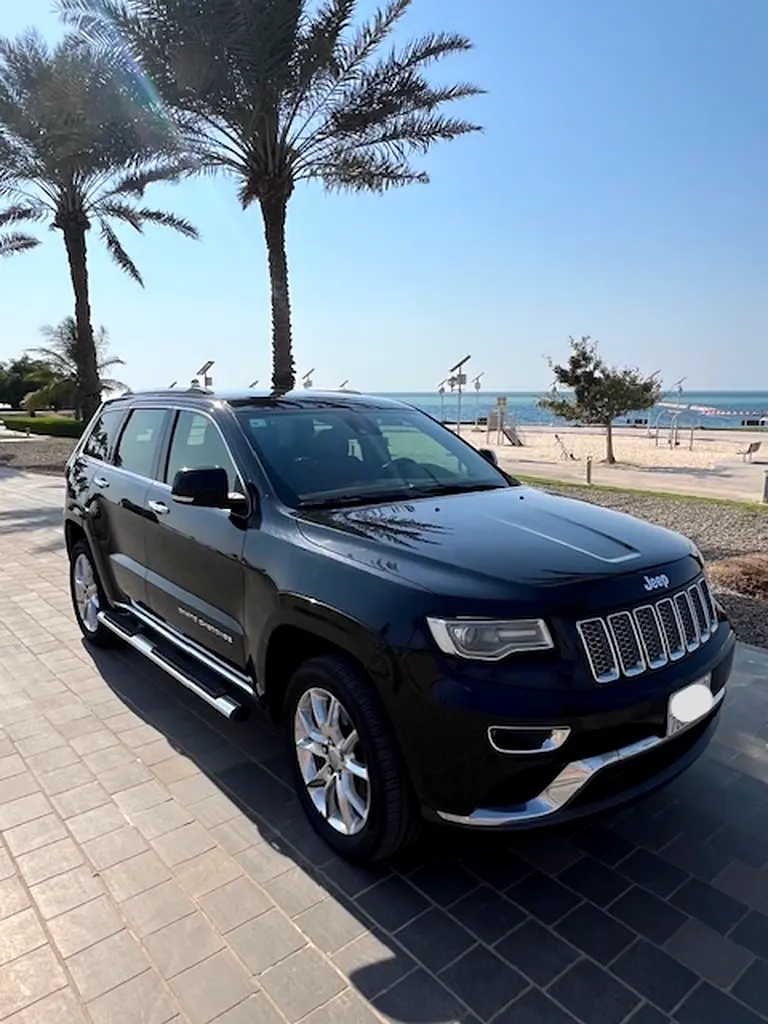 Jeep Grand Cherokee 2015 — photo 1 of 18