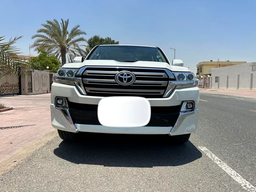 Toyota Land Cruiser 2021 — photo 1 of 9