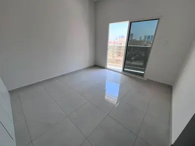 اول ساكن  - صيانه فري - غرفه ماستر -بلكونه - تكييف مركزي - بحاله جيده - وبسعر مناسب - وتكييف مركزي - موقع ممتاز