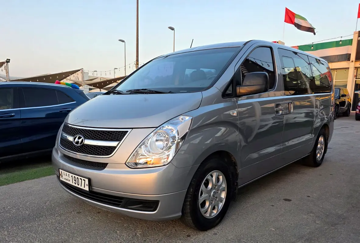 Hyundai Grand Starex 2015 — photo 1 of 15