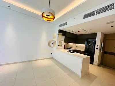 Stunning | Massive 1 BHK + Maid | With balcony | Mall view