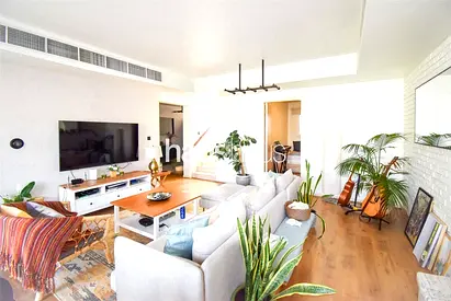Exclusive Renovated 3M | Close to Community Centre