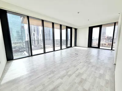 Vacant | Downtown | Unfurnished | Boulevard