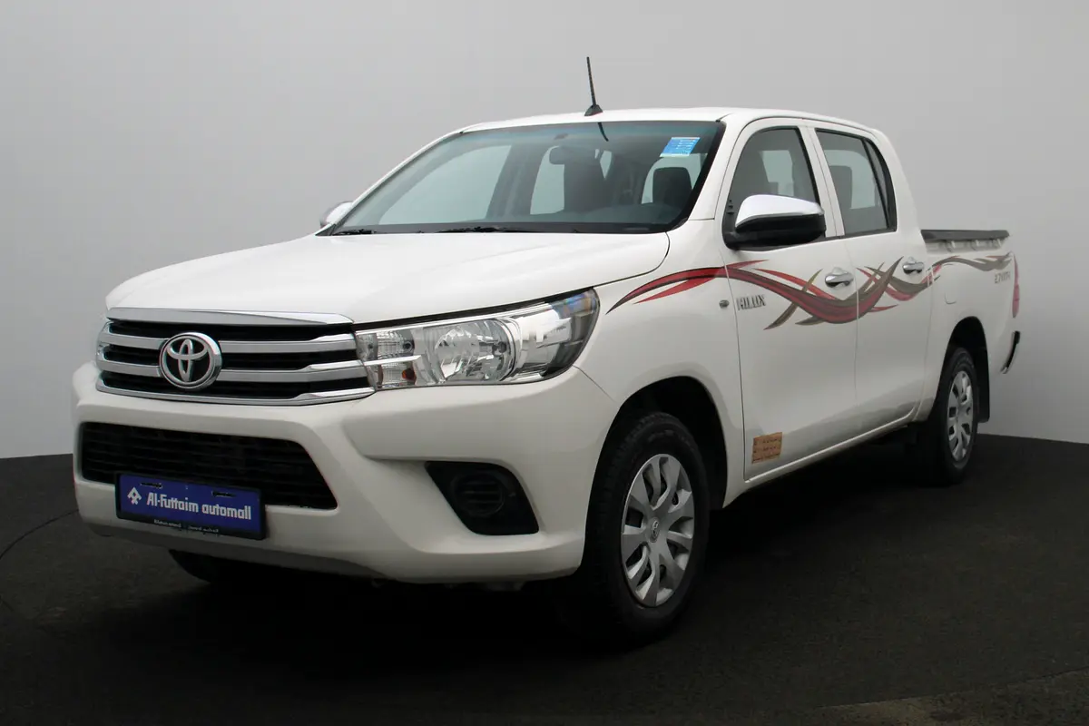 Toyota Hilux 2021 — photo 1 of 16