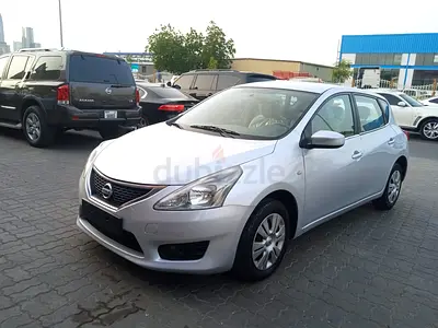 Nissan Tiida 2015 hatchback GCC fully automatic in excellent condition