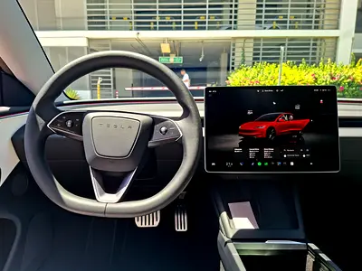 صورة 10 لـ 2025 Tesla MODEL 3