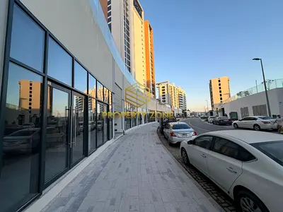 متجر شل كورنر | منصة ريفييرا بيتش فرونت | التعرض للشارع