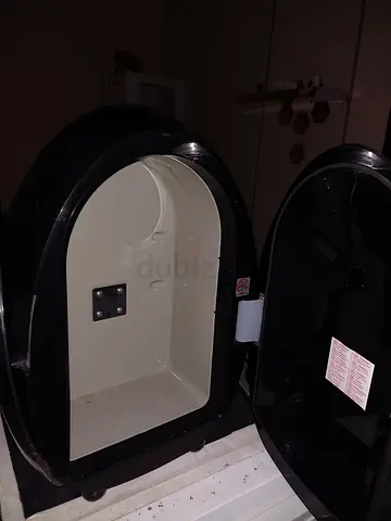 Portable thermoelectric cooler and warmer.