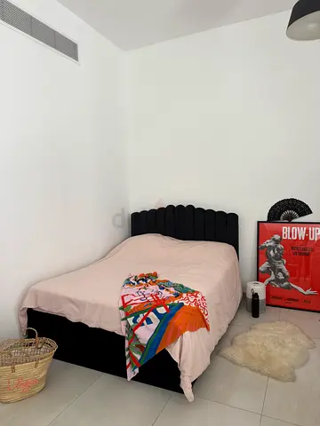 Queen size bed with Storage + Comfy mattress