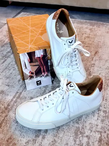 Exclusive Bastille Edition Veja Sneakers