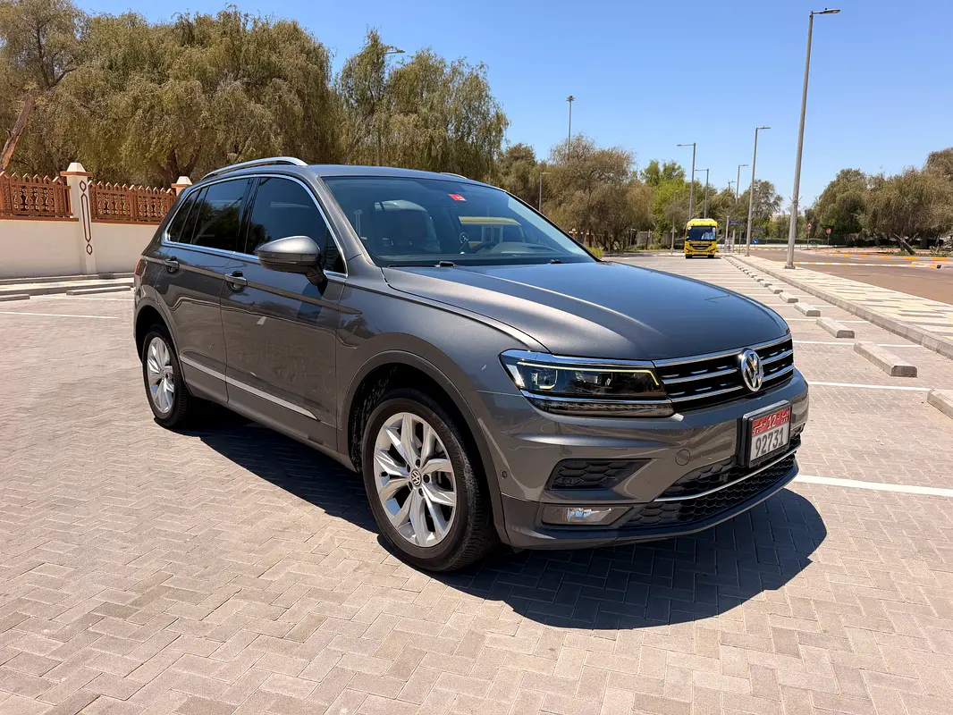 Volkswagen Tiguan 2019 — photo 1 of 12