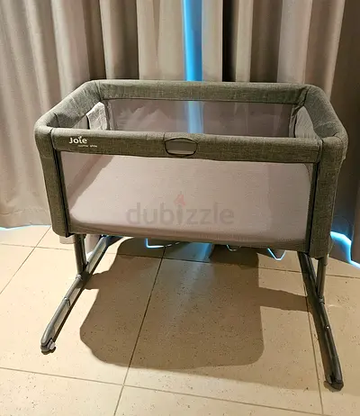 Joie Roomie Glide Bedside Crib - Foggy Gray