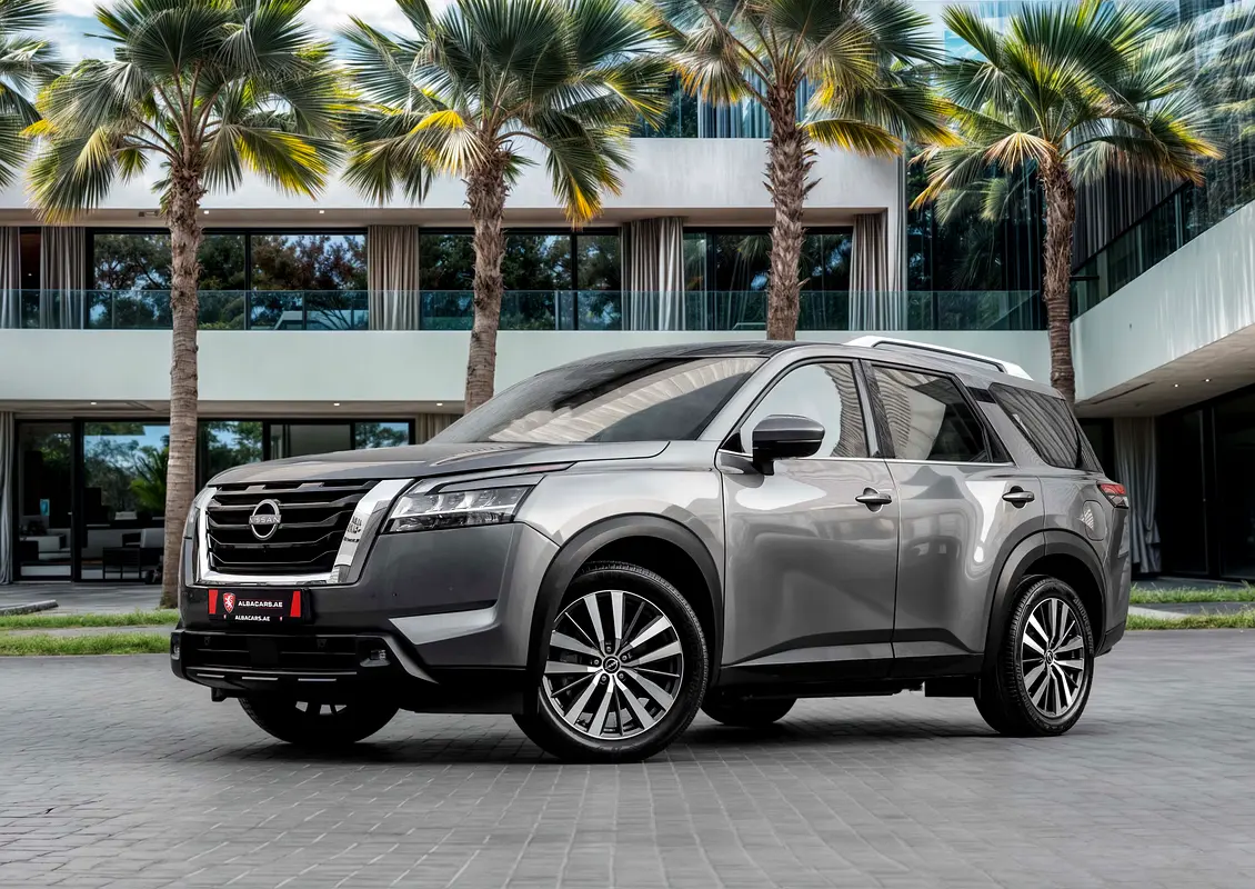 Nissan Pathfinder 2022 — photo 1 of 15