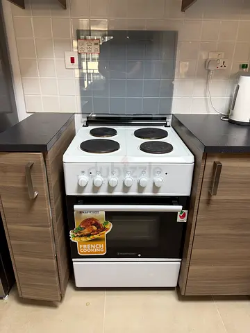 Electric Cooker with Oven - 4 Hotplates, Good Working Condition