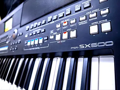 Yamaha PSR-SX600 arranger keyboard - Excellent condition with Expansion packs.