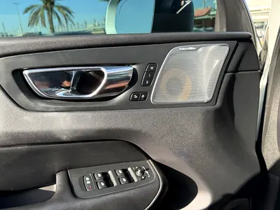 صورة 11 لـ 2018 Volvo XC60