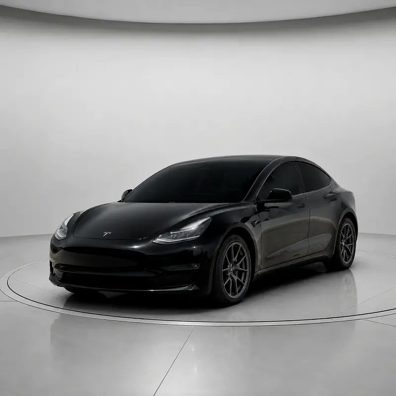 Tesla Model 3 2023 — photo 1 of 13