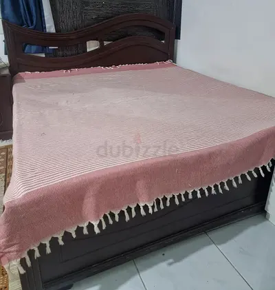 Complete bed set Urgent Moving out sale!