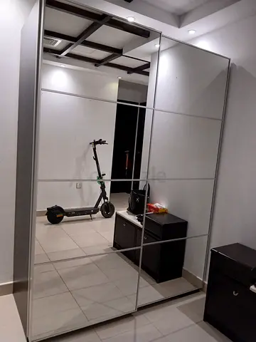 Wardrobe cabinet with mirror