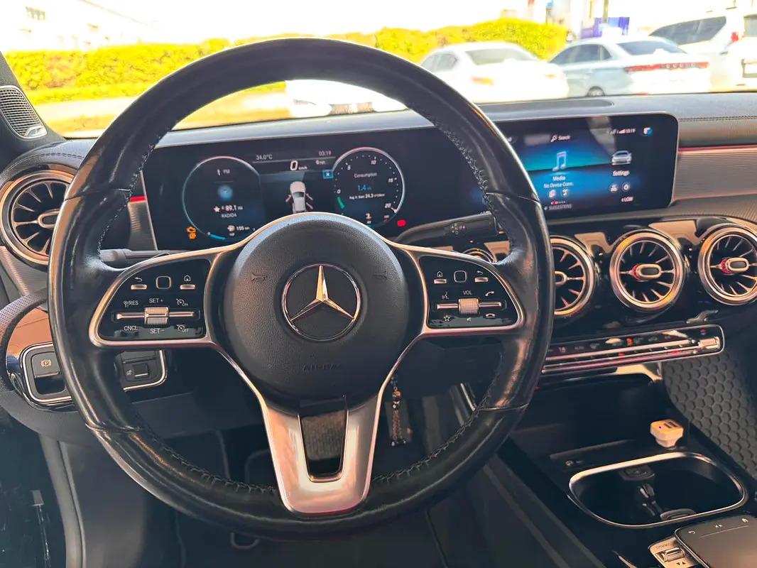 Mercedes-Benz CLA-Class 2020 — photo 1 of 10