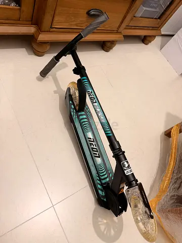 Kickback Scooter
