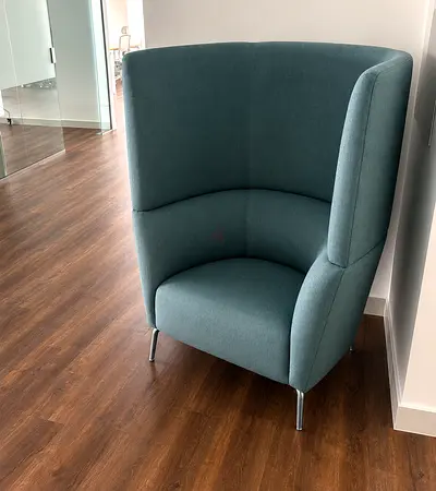 High-Back Privacy Lounge Chair – Teal Upholstery, Excellent Condition
