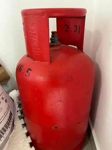 Used Red LPG Gas Cylinder - 16.5 kg (Good Condition)