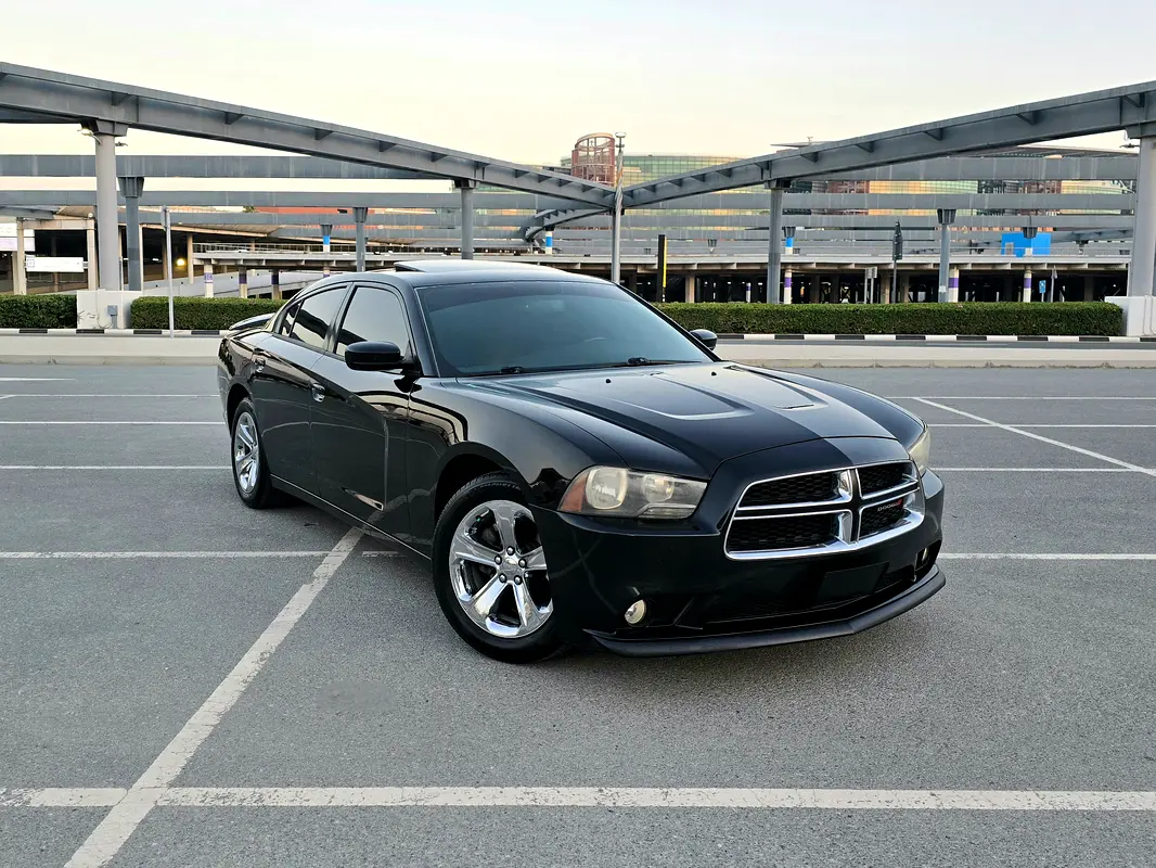 Dodge Charger 2013 — photo 1 of 20