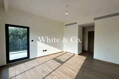 Corner Unit | Santorini Two | Linear Park