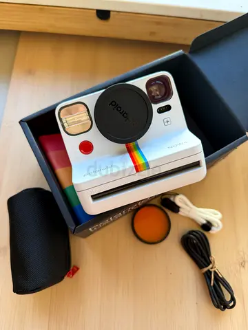 Polaroid Now Instant Camera with Accessories (White, Rainbow) - Gen 2