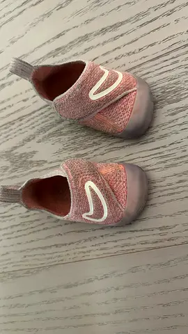 Nike Swoosh One pink slip-on baby shoes, size small (pre-loved)