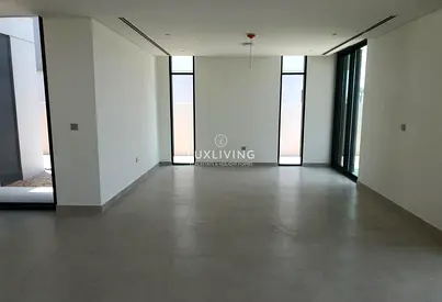 Modern Comtemporary| Brand New | Close to Pool