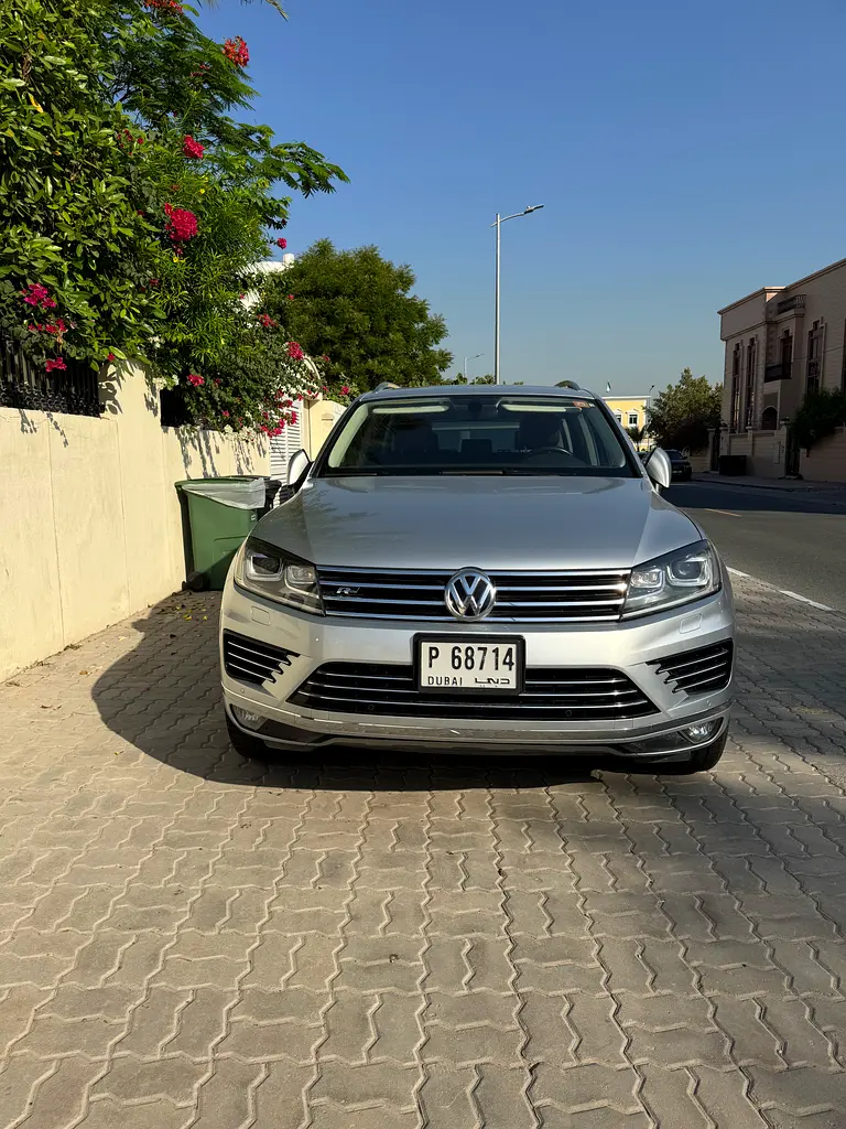 Volkswagen Touareg 2017 — photo 1 of 12