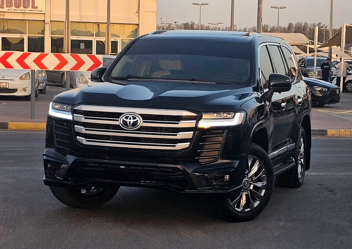Toyota Land Cruiser 2012 — photo 1 of 18