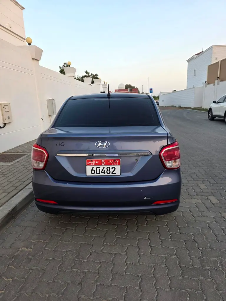 Hyundai i10 2016 — photo 1 of 5