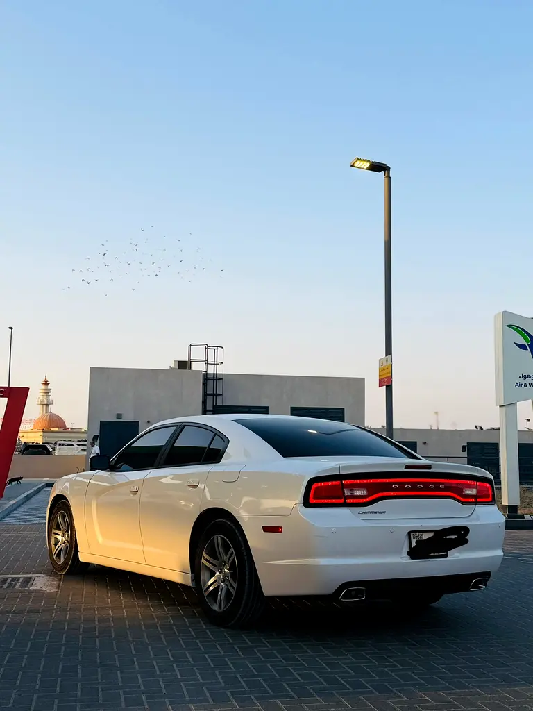 Dodge Charger 2014 — photo 1 of 11