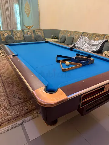 8 feet SANTIAGO U.S.A return ball pool billiards table is for sale