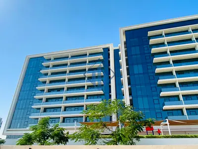 Waterfront Living | Unfurnished | Ready to Move In