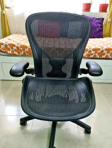 Selling herman miller Aeron chair.good condition only little use