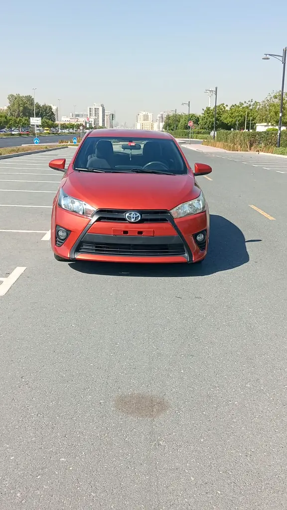 Toyota Yaris 2015 — photo 1 of 19