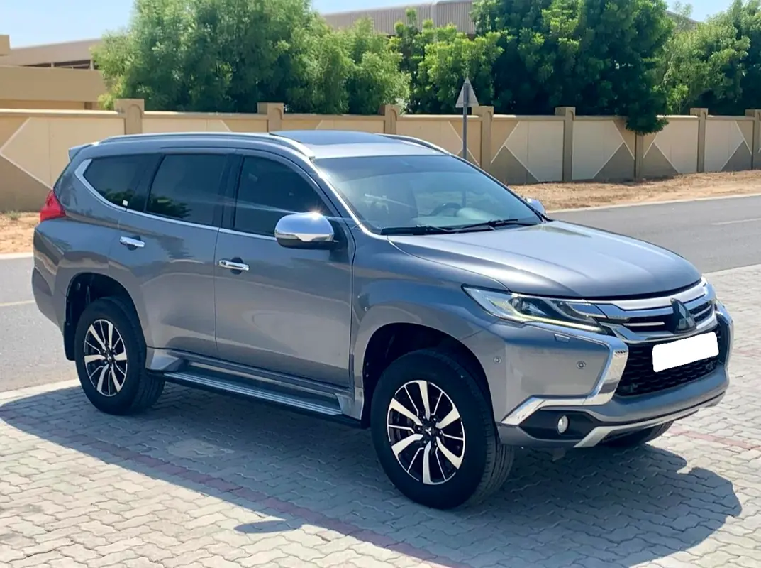 Mitsubishi Montero Sport 2019 — photo 1 of 20