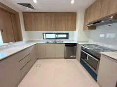 4 bhk+ maid room+ driver room| huge size