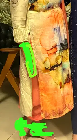 floral printed 3pc kurta set  — size M . Muslin material