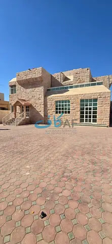 فرصة نادرة لاستئجار فيلا مميزة في الطرفا بتصميم واسع ومرافق ملحقة وقيمة إيجارية مناسبة وموقع سكني مطلوب